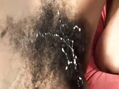 Cum siyah tüylü kedi bilg1 üzerinde