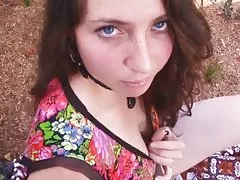 Kıllı esmerler evette bahçede çıplak olması