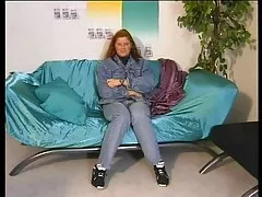Utangaç Kızıl saçlı teen kıllı amcık sonunda ortaya çıkarır