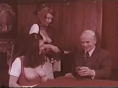 Sıradan bir gün Alp meyhanede